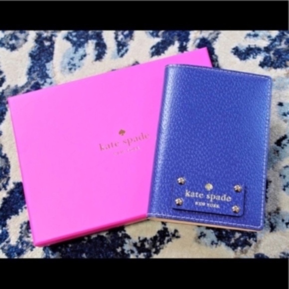 LAST ONE! RARE! Kate Spade Passport Holder in GIFT BOX! NWT! - Picture 8 of 12